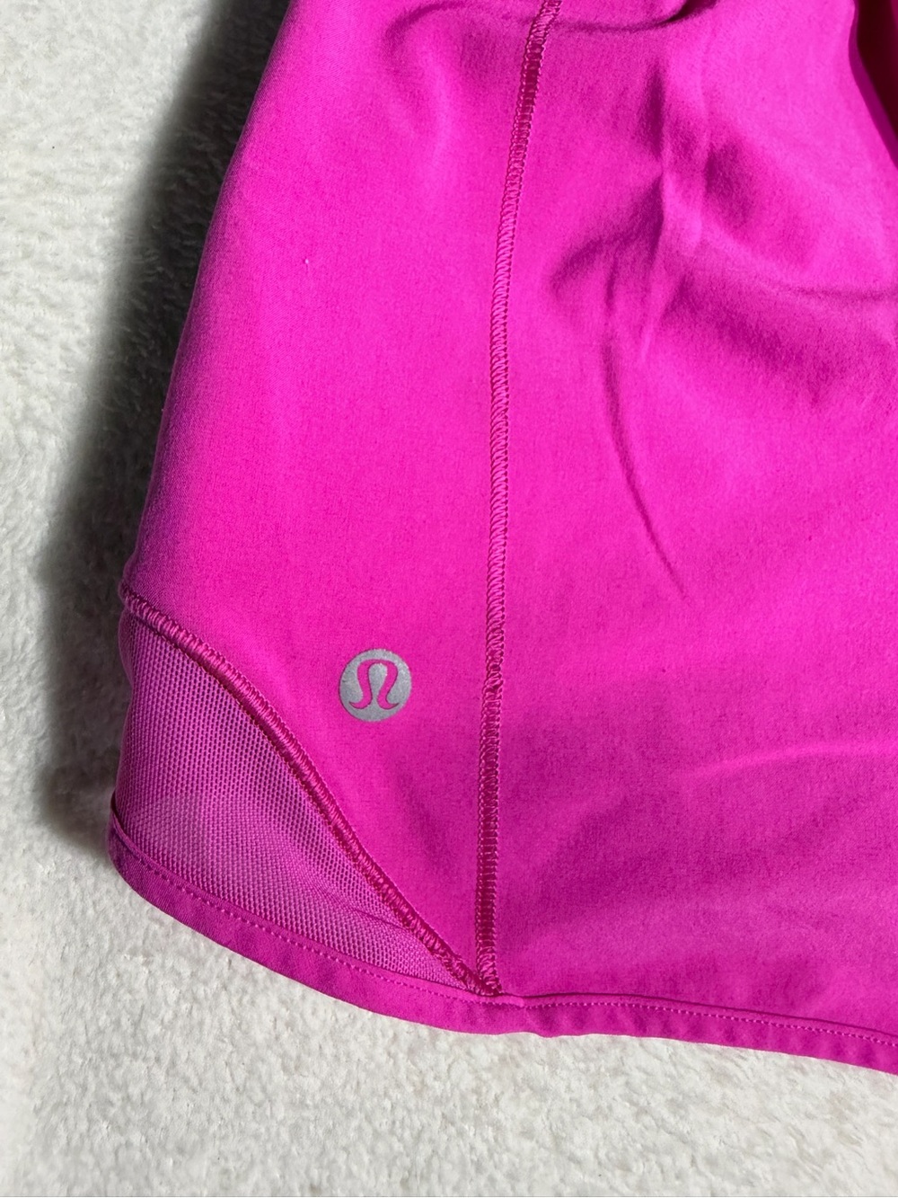 Lululemon Hotty Hot Short II *Long 4" - Ripened Raspberry - Size 4 - Picture 8 of 9